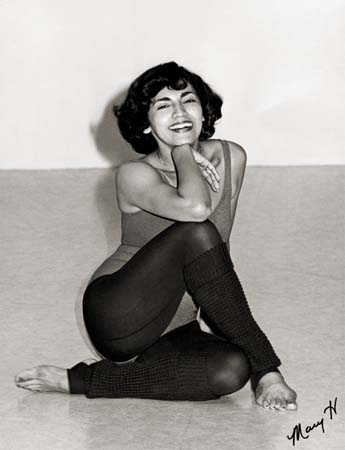 BW_dance_smile